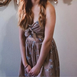 Storia Cutout Front Taupe Floral Midi Dress